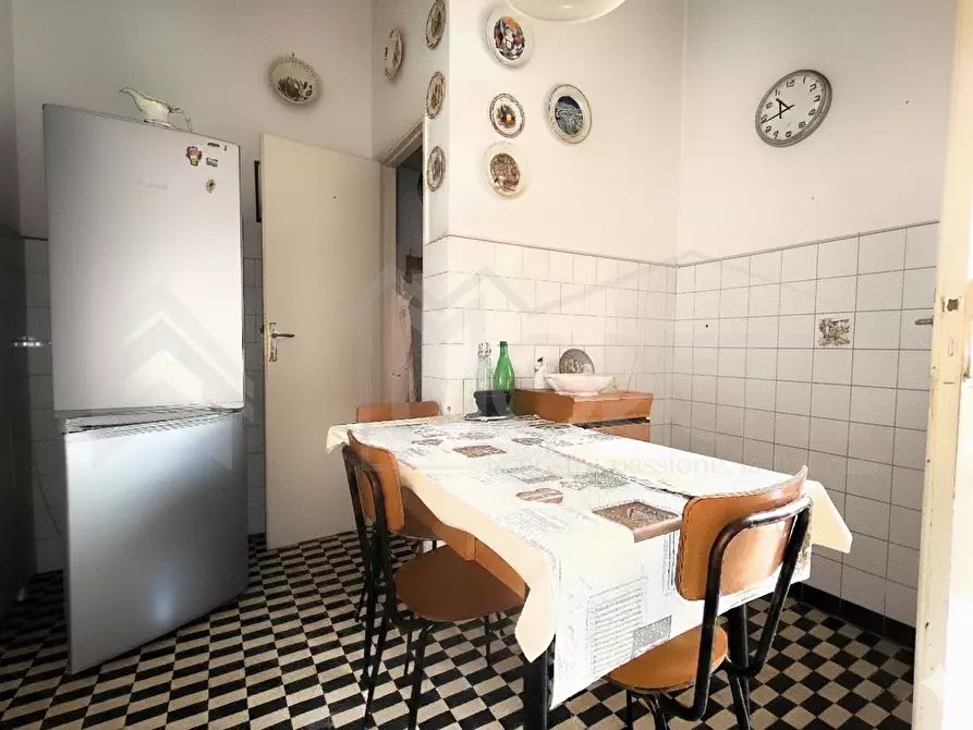 Immagine 13 di Pentalocale in vendita  in Viale Mameli a Livorno