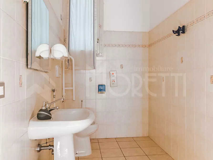 Immagine 8 di Pentalocale in vendita  in Corso Giuseppe Mazzini a Livorno