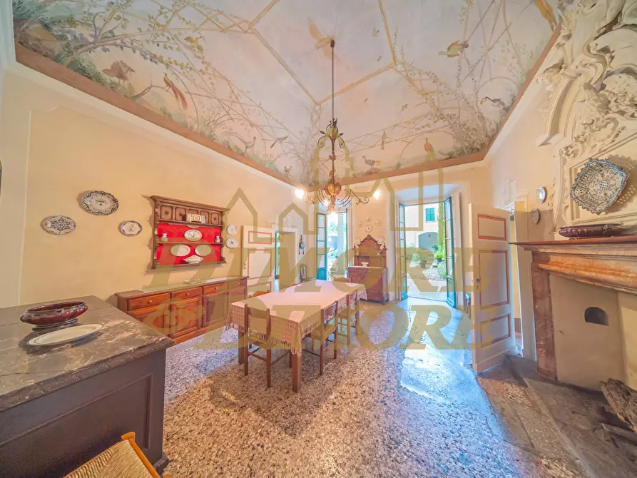 Immagine 31 di Villa in vendita  a Varese