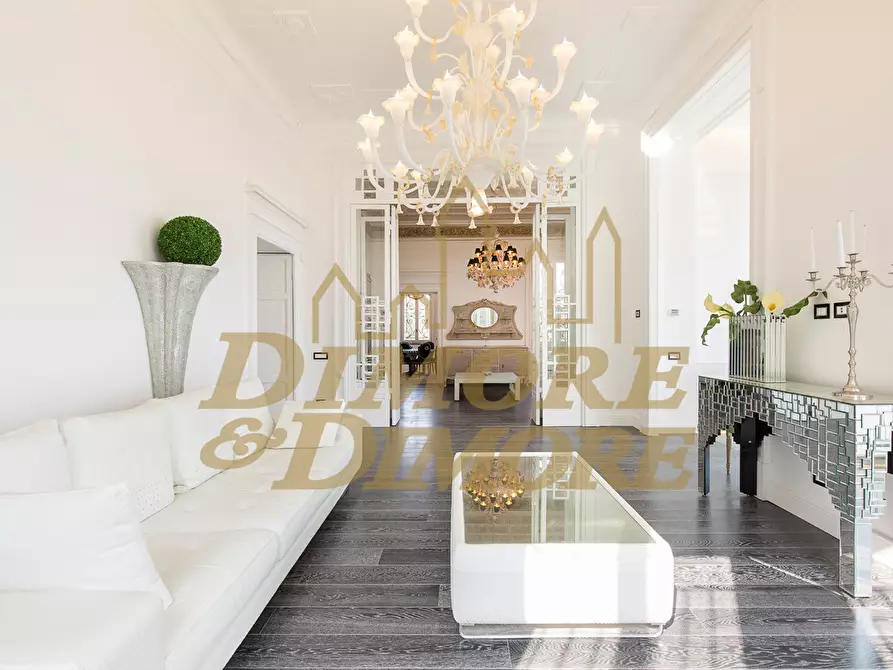 Immagine 8 di Villa in vendita  in via giuseppe verdi 5 a Stresa