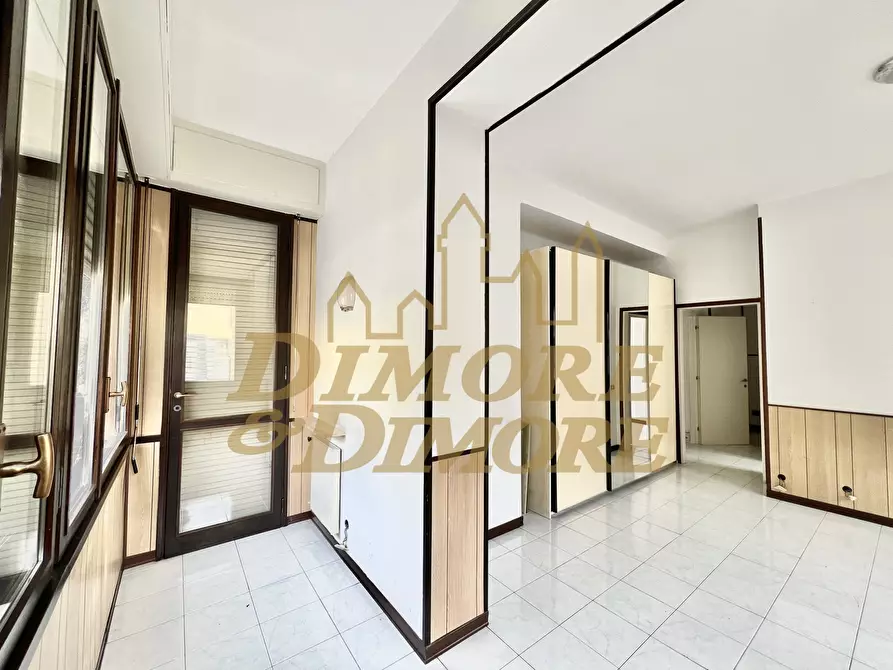 Immagine 9 di Trilocale in vendita  in Piazza Garibaldi 10 a Luino