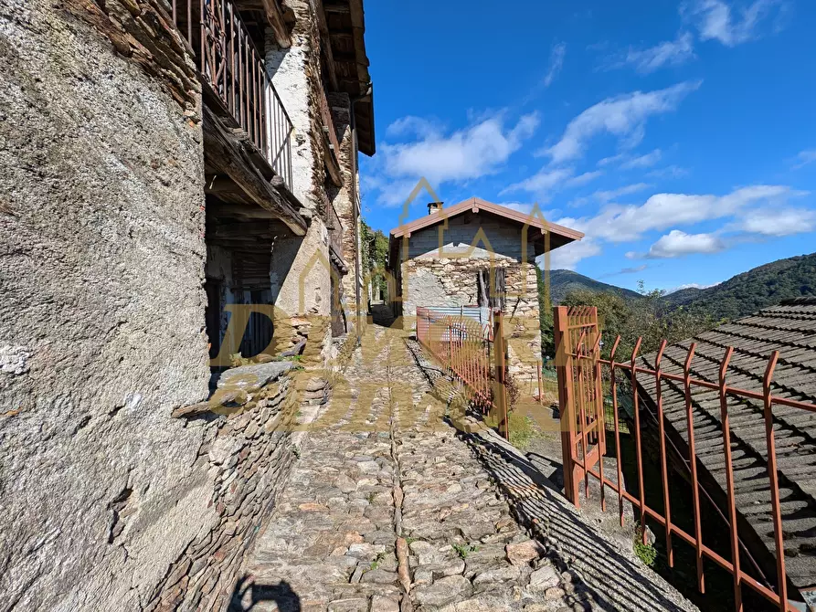 Immagine 21 di Casa indipendente in vendita  in via case garoni 29 a Intragna