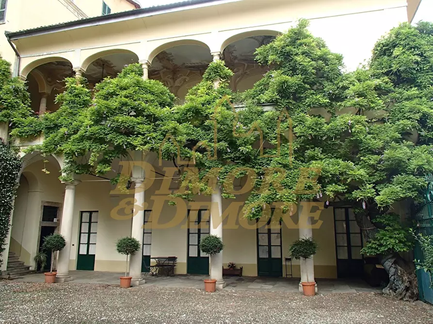 Immagine 37 di Villa in vendita  a Varese