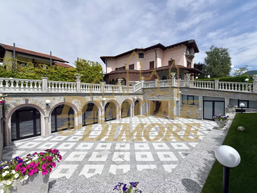 Immagine 16 di Villa in vendita  a Verbania