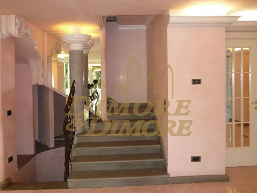 Immagine 10 di Villa in vendita  in Via Ciro Menotti 3 a Luino