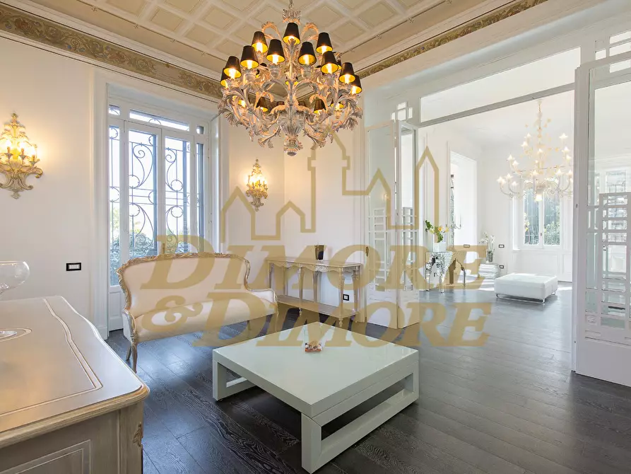 Immagine 12 di Villa in vendita  in via giuseppe verdi 5 a Stresa