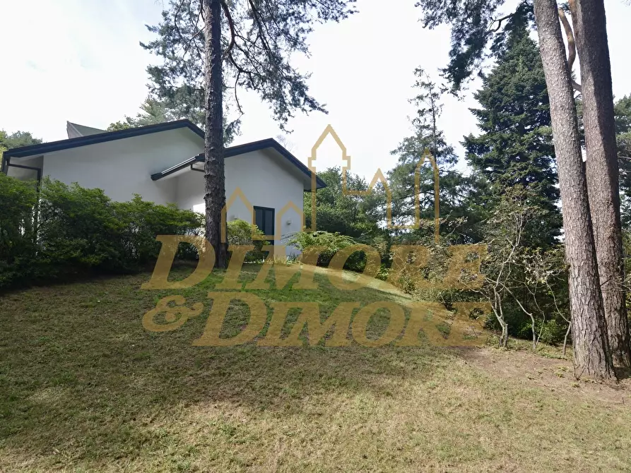 Immagine 16 di Villa in vendita  a Ranco