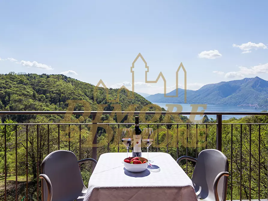 Immagine 18 di Villetta a schiera in vendita  a Luino