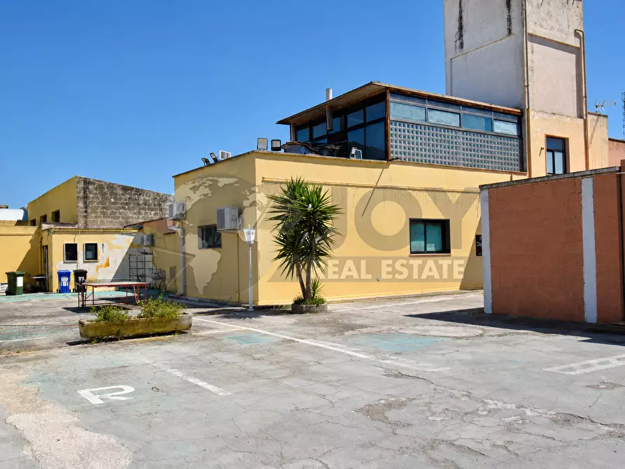 Immagine 1 di Attività artigianale in vendita  in Via Catanzaro 4 a Lecce
