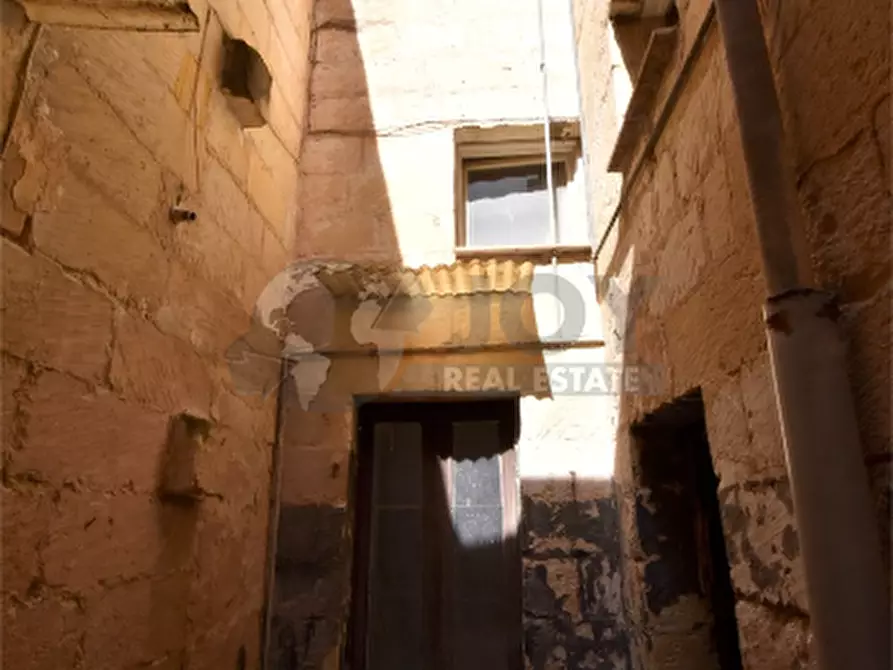 Immagine 41 di Palazzo in vendita  in Via Gorizia 35 a Lecce