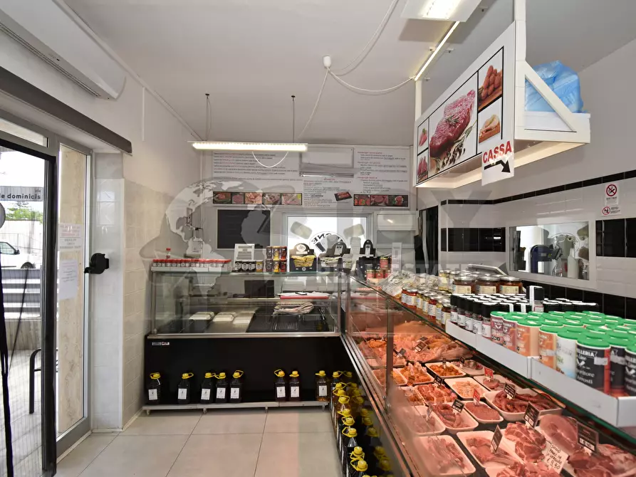 Immagine 6 di Locale commerciale in vendita  in Via Torre Lapillo angolo Via De Dominicis a Lecce