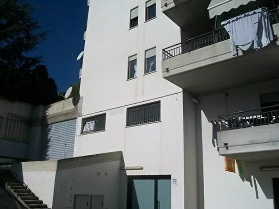 Immagine 22 di Locale commerciale in affitto  in VIA I.SILONE a Lanciano