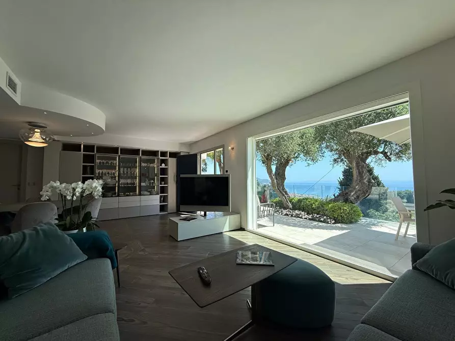 Immagine 35 di Casa indipendente in vendita  a Diano Marina