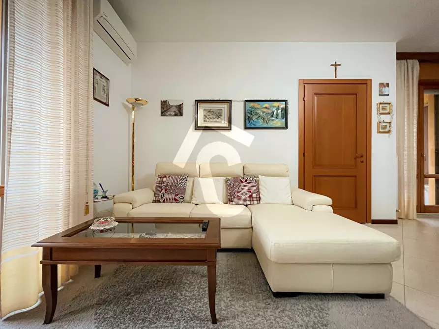 Immagine 2 di Appartamento in vendita  a Jesi