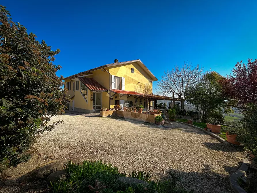 Immagine 2 di Rustico / casale in vendita  a Rosora