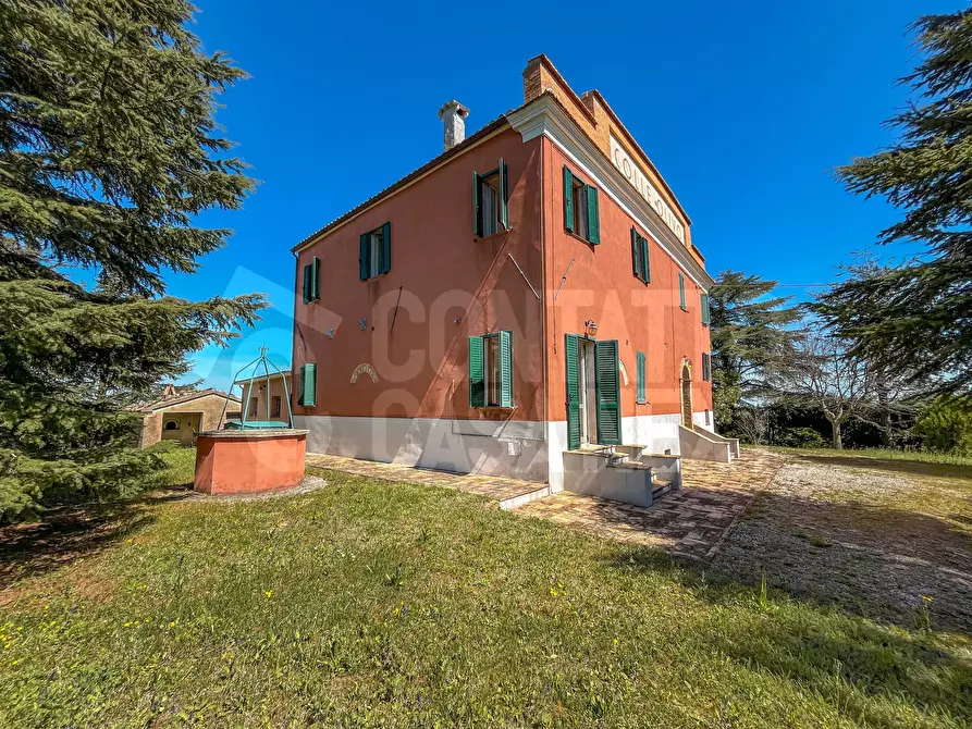 Immagine 1 di Villa in vendita  a Maiolati Spontini