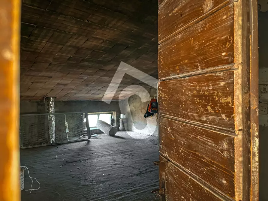 Immagine 40 di Rustico / casale in vendita  a Staffolo