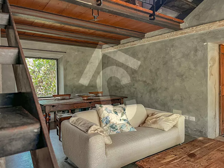 Immagine 6 di Rustico / casale in vendita  a Jesi