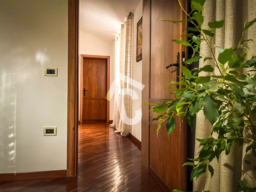 Immagine 18 di Rustico / casale in vendita  a Monte Roberto