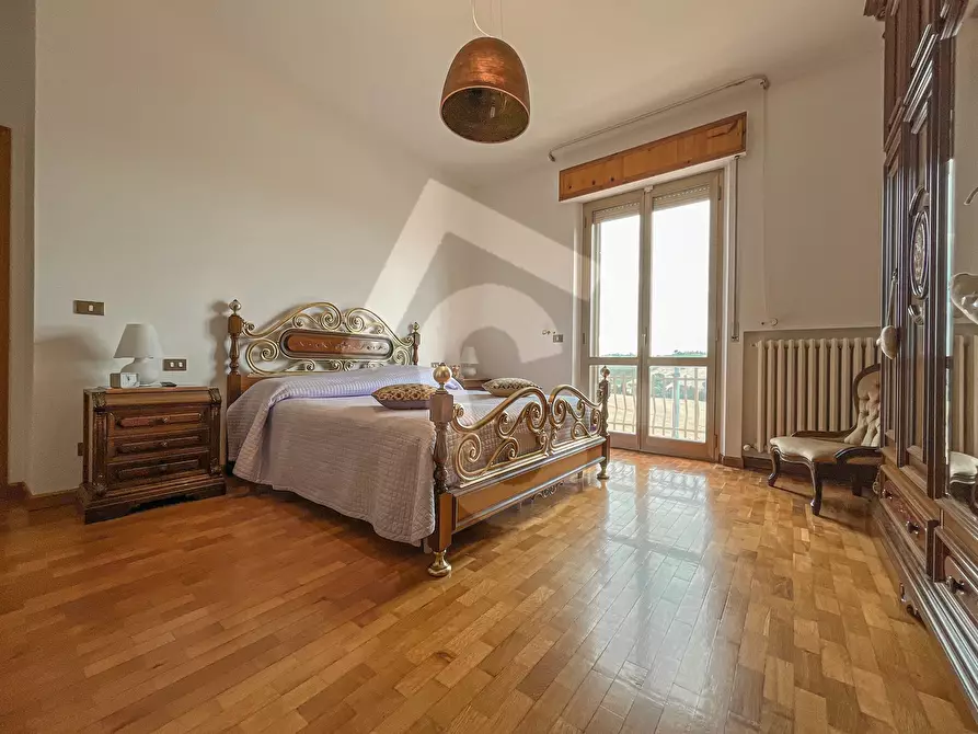 Immagine 43 di Casa indipendente in vendita  a Jesi