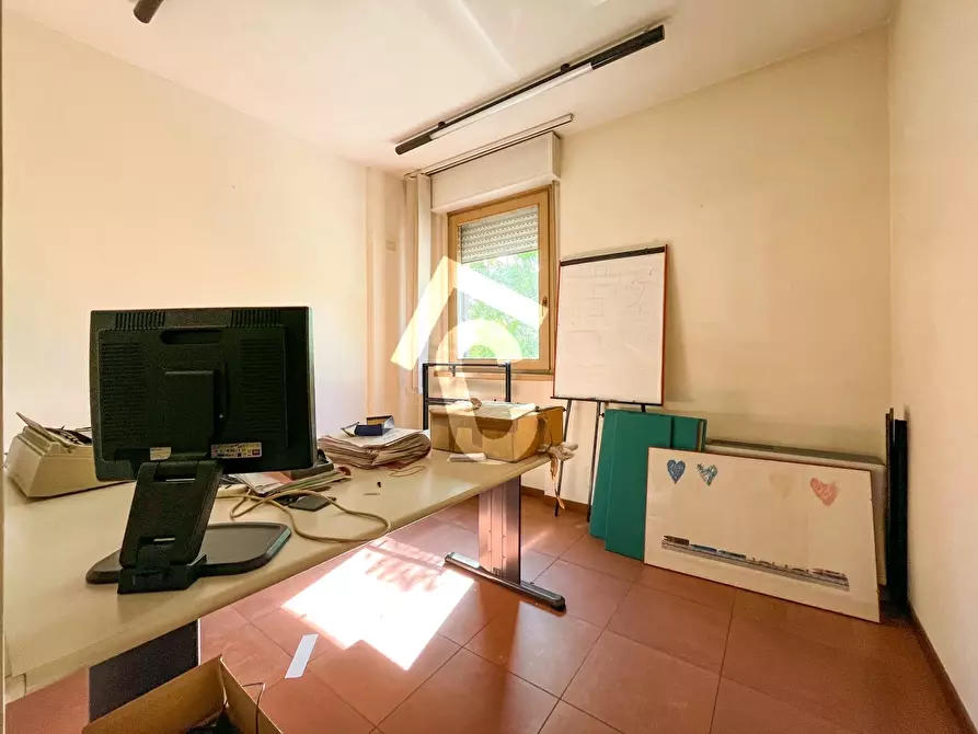 Immagine 6 di Ufficio in affitto  a Jesi