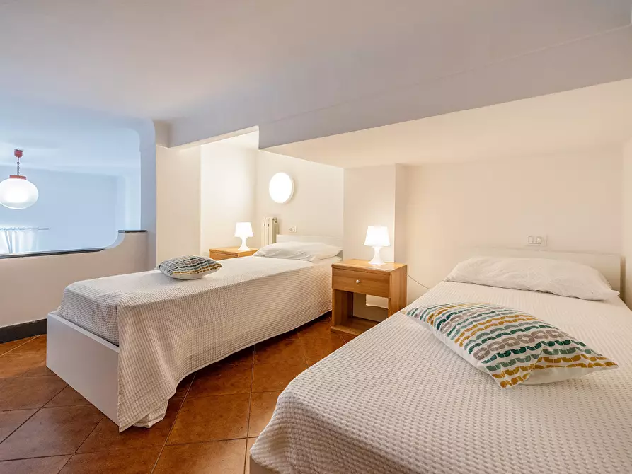 Immagine 37 di Trilocale in affitto  in Piazza Vittorio Emanuele II 5 a Finale Ligure