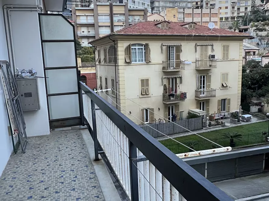 Immagine 1 di Bilocale in affitto  in Via Bardineto a Finale Ligure