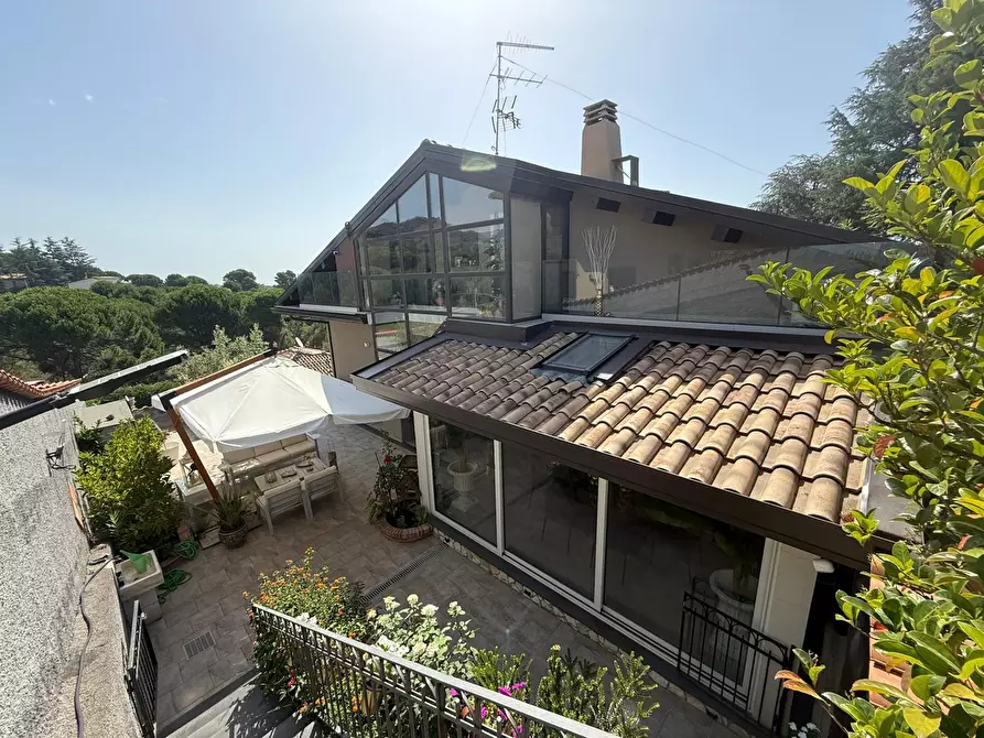 Immagine 2 di Villa in vendita  a Nicolosi