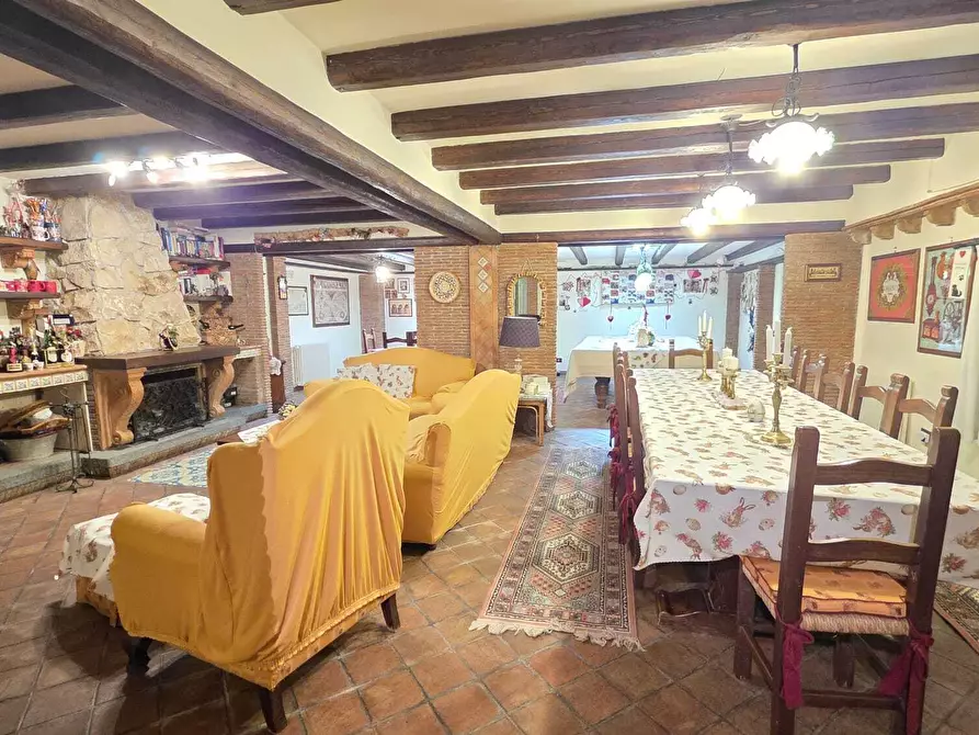 Immagine 2 di Villa in vendita  a Aci Castello