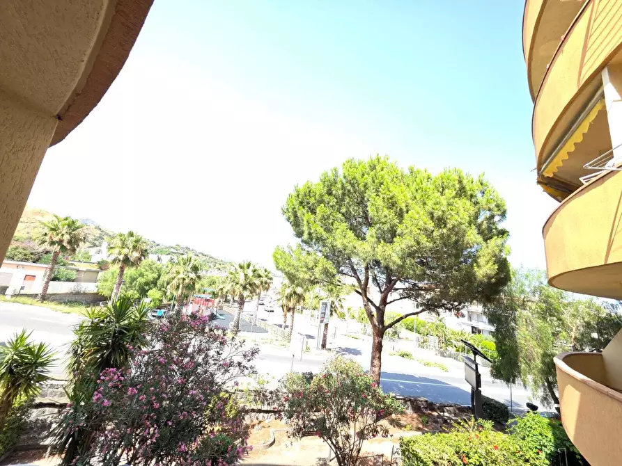 Immagine 13 di Appartamento in vendita  a Roccalumera
