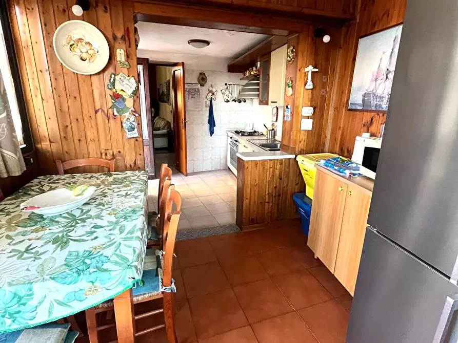 Immagine 9 di Appartamento in vendita  in Via Roma 6 a Gravina Di Catania
