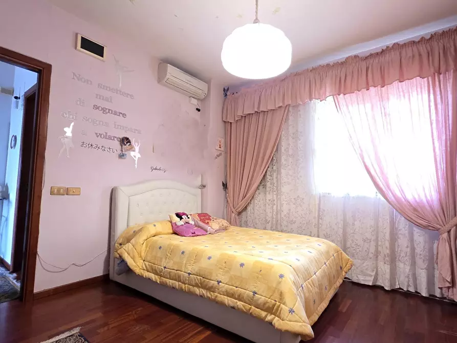 Immagine 39 di Villa in vendita  a Aci Castello