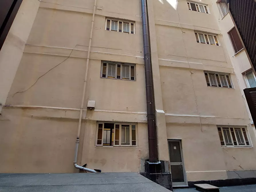 Immagine 38 di Trilocale in vendita  in Corso Magenta a Genova