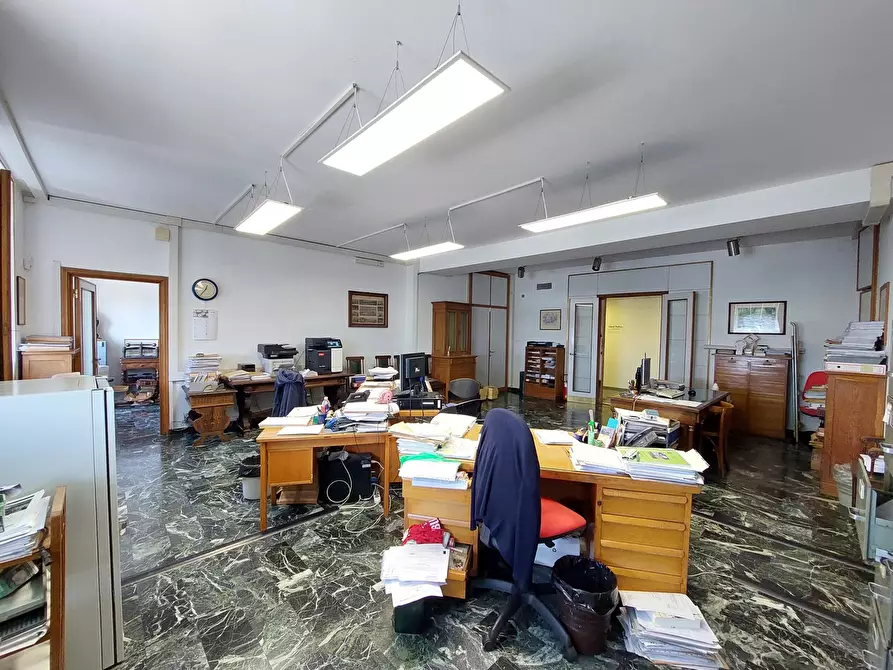 Immagine 4 di Ufficio in vendita  in Via di Sottoripa a Genova