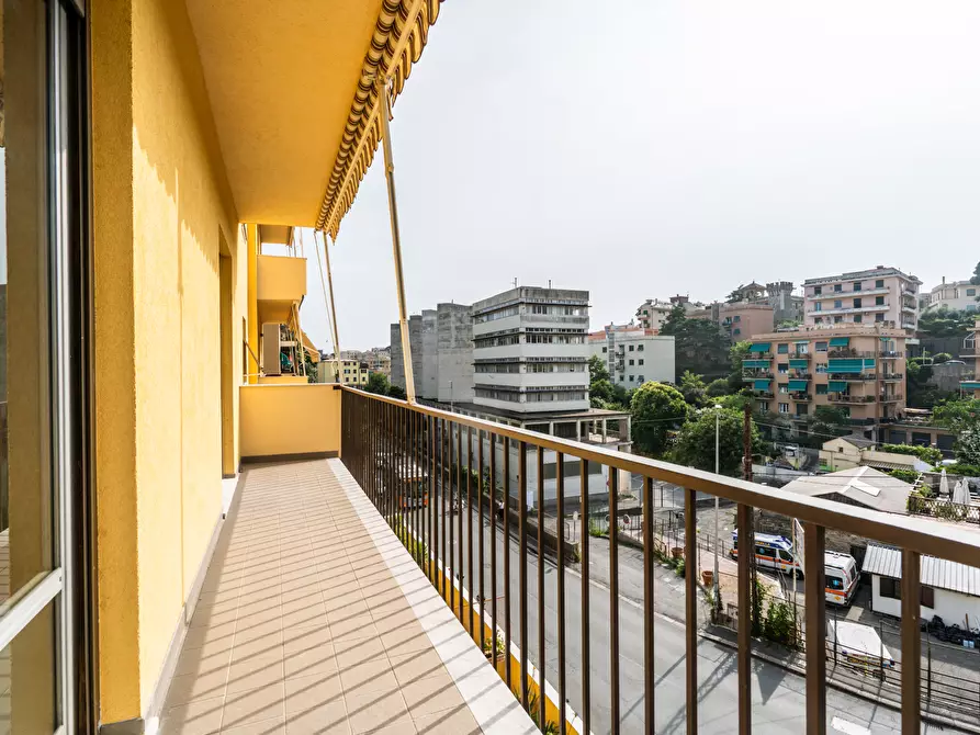 Immagine 71 di Quadrilocale in vendita  in Via Sturla 54 a Genova