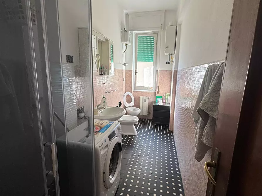 Immagine 8 di Bilocale in vendita  a Genova