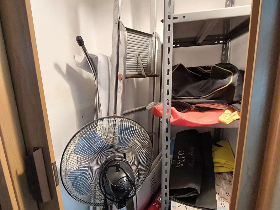 Immagine 11 di Bilocale in vendita  in Via delle Gavette a Genova