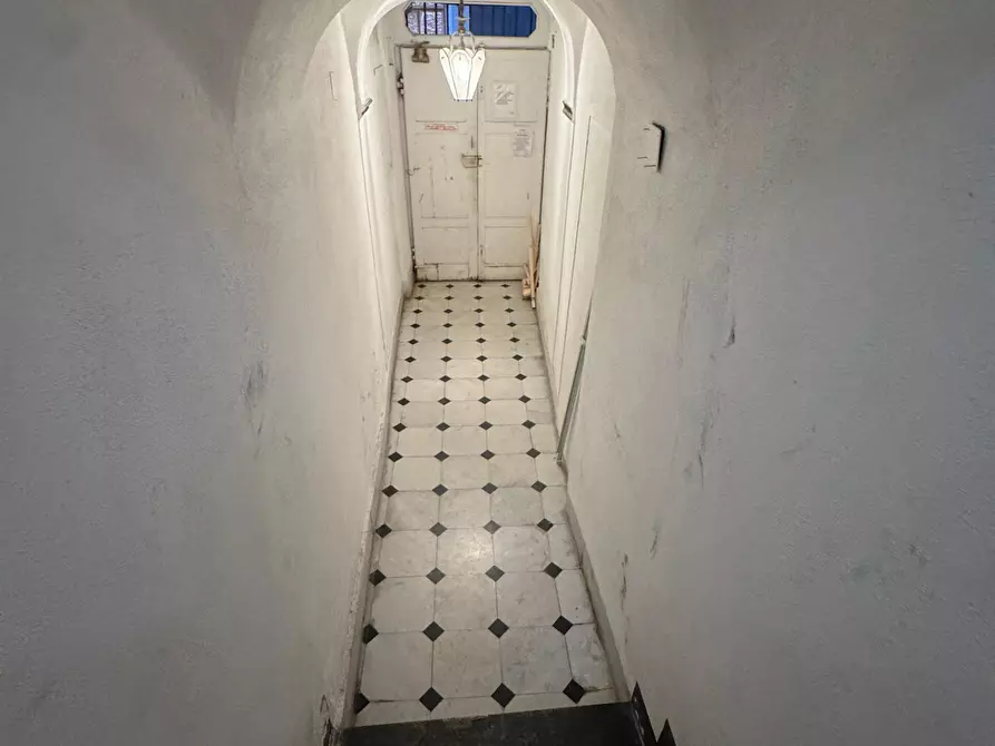 Immagine 2 di Monolocale in vendita  in Vico di Porta Nuova 8 R a Genova