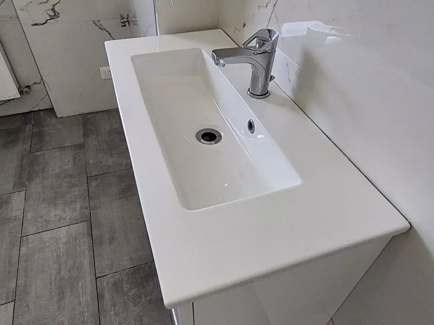 Immagine 15 di Trilocale in vendita  in Piazza Eugenio Marchese a Busalla