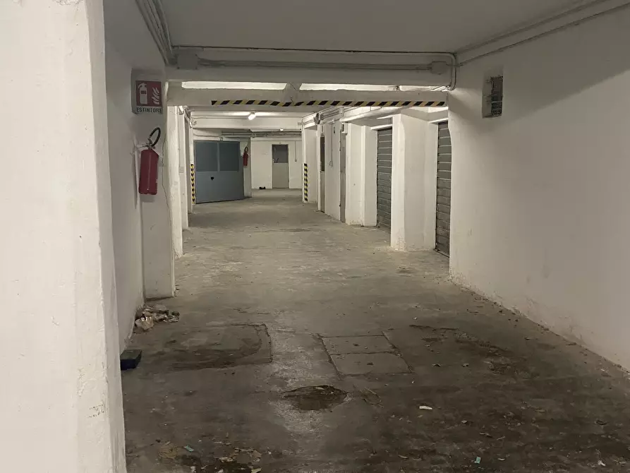 Immagine 3 di Garage in vendita  in Via Giovanni Guglielmo Longo 5 a Genova