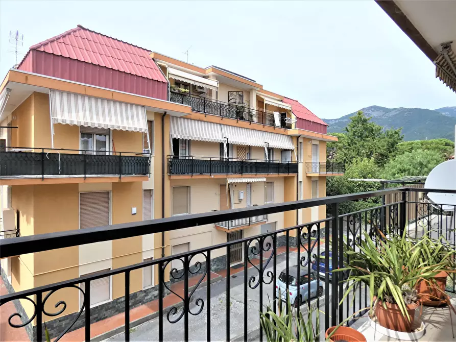 Immagine 6 di Appartamento in vendita  in Via Isonzo 16 a Loano