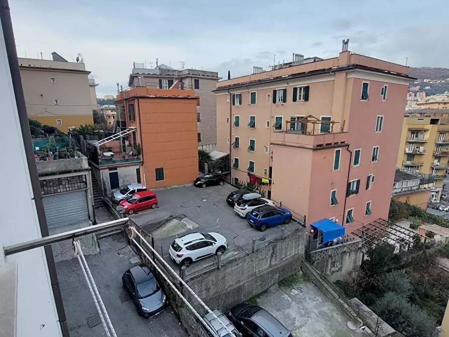 Immagine 37 di Trilocale in vendita  in Passo della Zebra a Genova