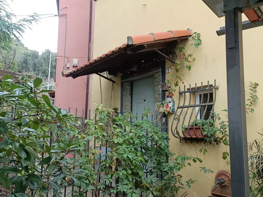 Immagine 14 di Casa indipendente in vendita  in Salita al Garbo 39A a Genova