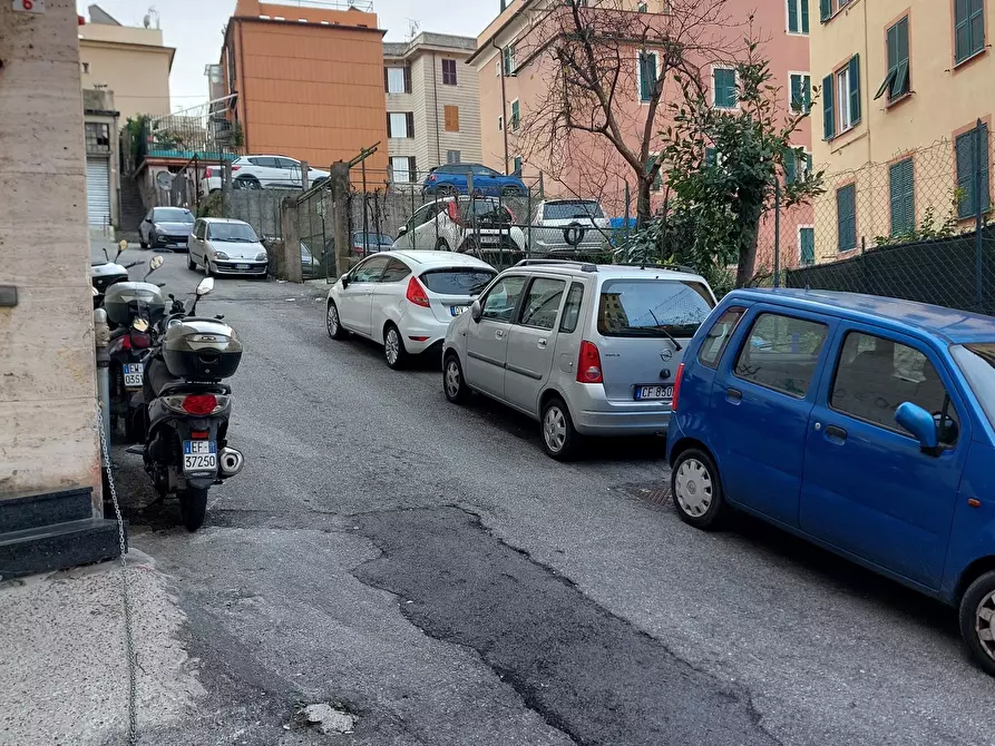 Immagine 41 di Trilocale in vendita  in Passo della Zebra a Genova