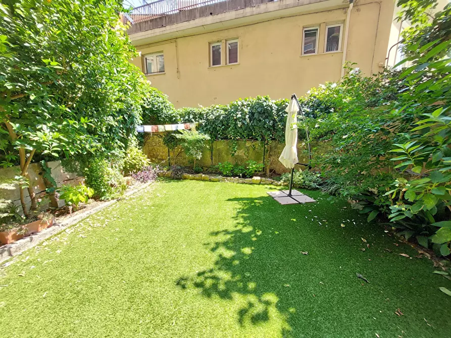 Immagine 48 di Trilocale in vendita  in Corso Magenta a Genova