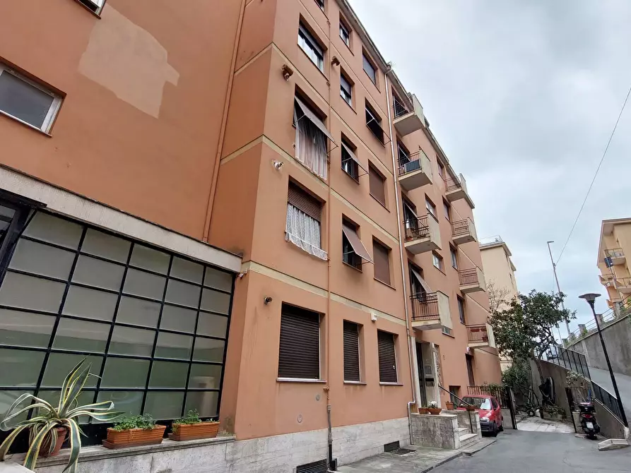Immagine 36 di Trilocale in vendita  in Via Aurelio Robino a Genova