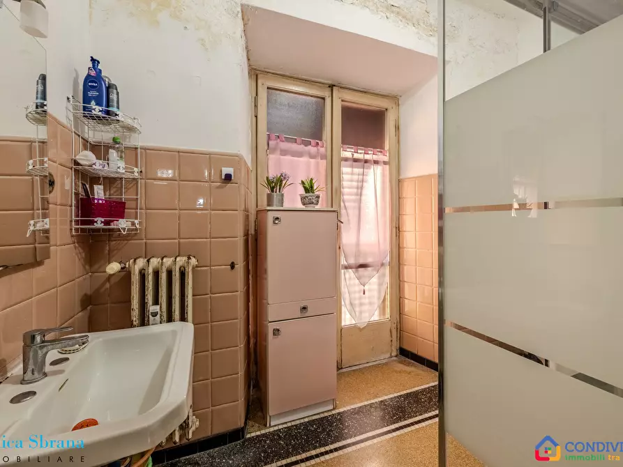 Immagine 14 di Appartamento in vendita  in Piazza Brignole 1 a Genova