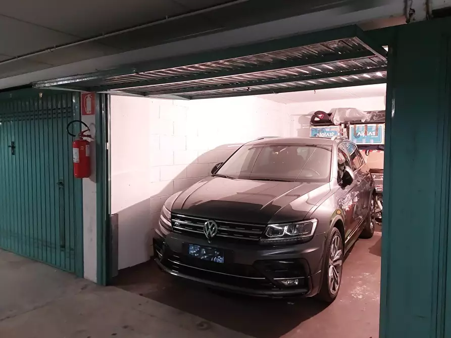 Immagine 49 di Trilocale in vendita  in Passo della Zebra a Genova