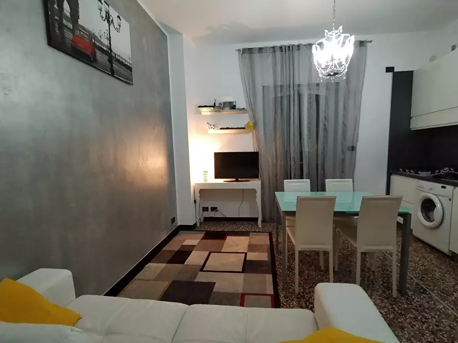 Immagine 27 di Bilocale in vendita  in Via delle Gavette a Genova