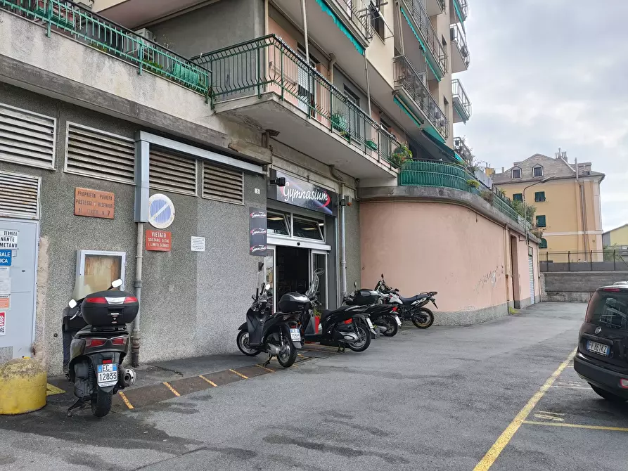 Immagine 1 di Locale commerciale in vendita  in Via dell'Alloro 1 a Genova